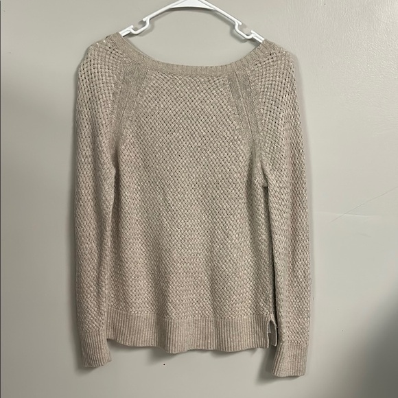 LOFT Women's Cream Sweater - Picture 4 of 4